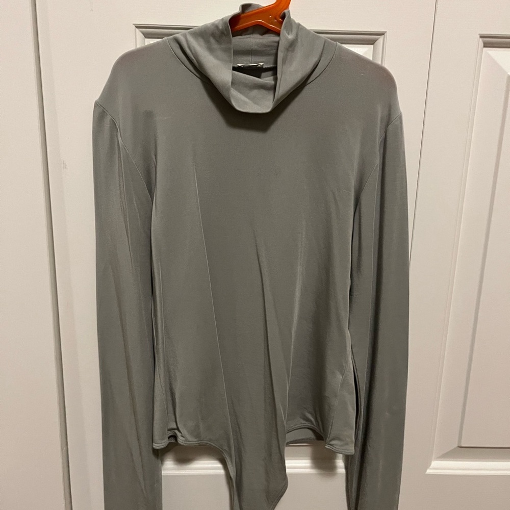 Aritzia Wilfred Troyes turtle neck bodysuit